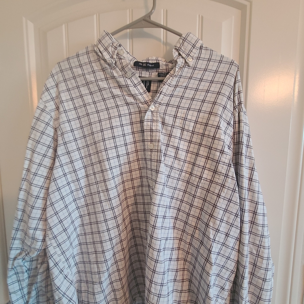 Gap men's button down shirt